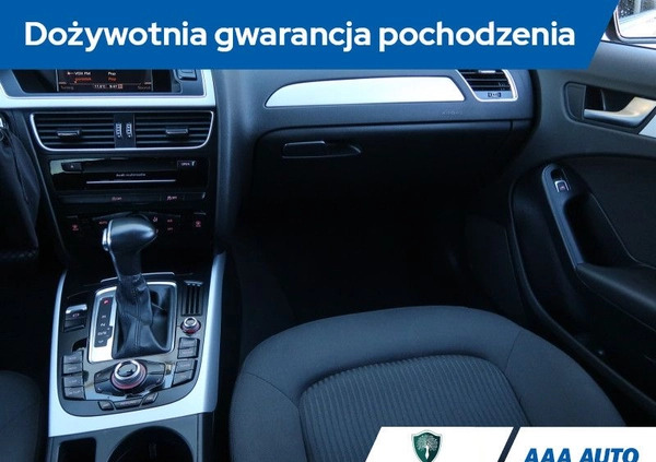 Audi A4 cena 58000 przebieg: 179395, rok produkcji 2015 z Skawina małe 326